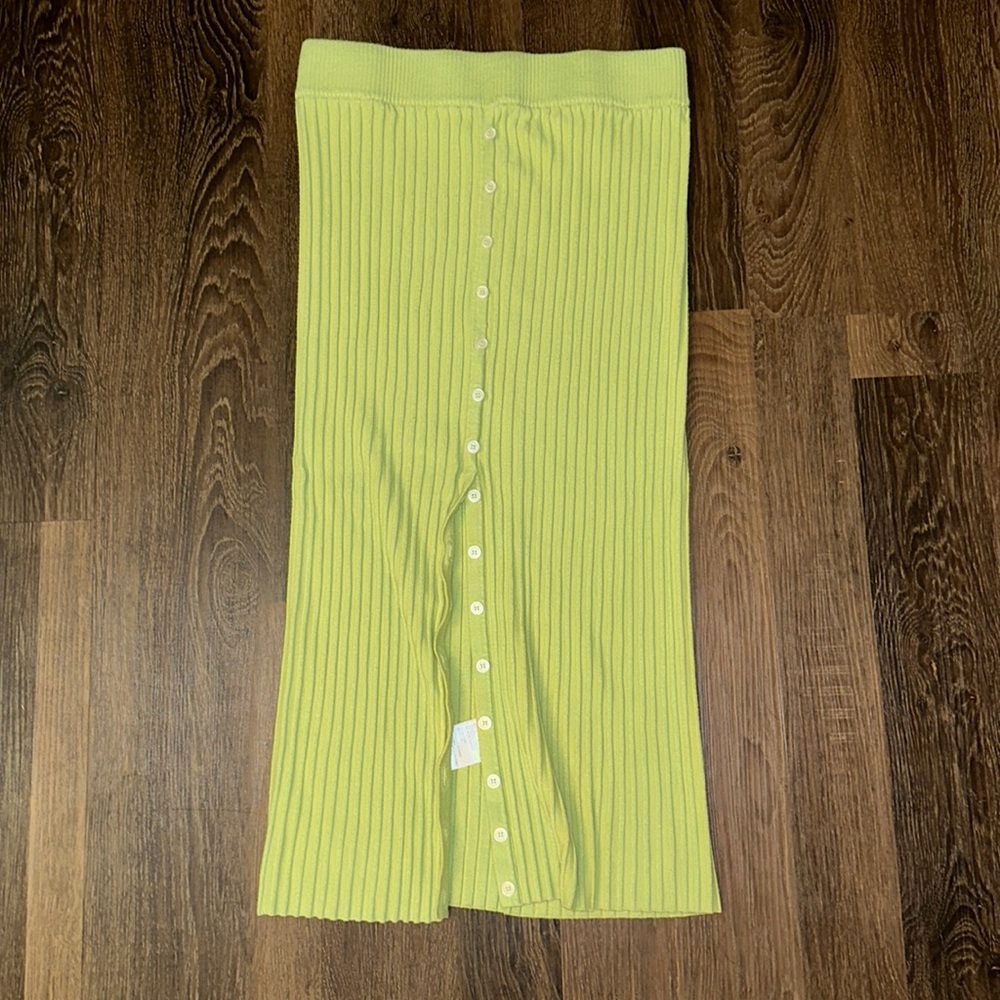 Like green ribbed skirt